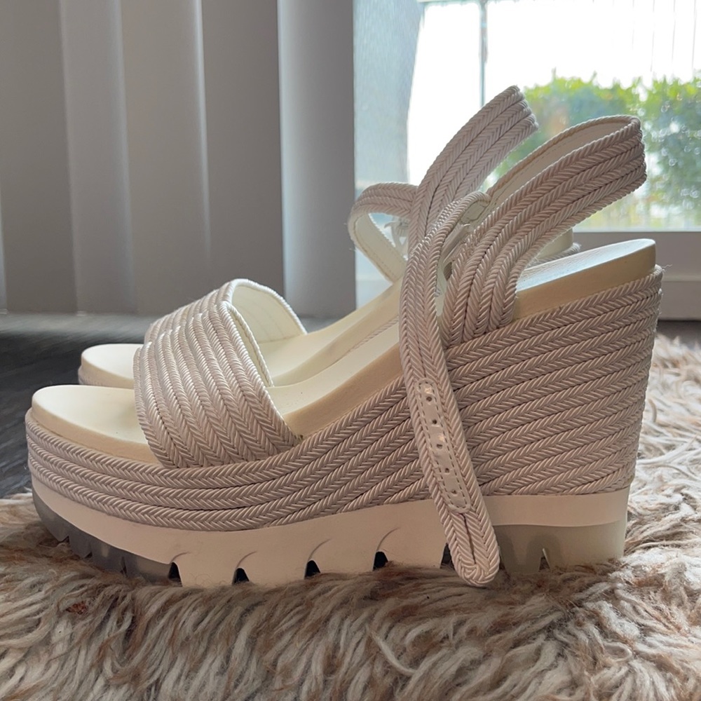 White wedges